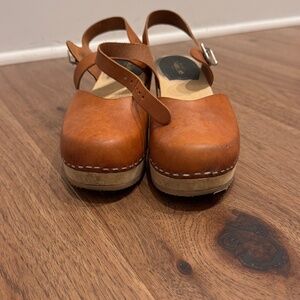 Brown Leather Hasbeens. Platform. Size 9 us